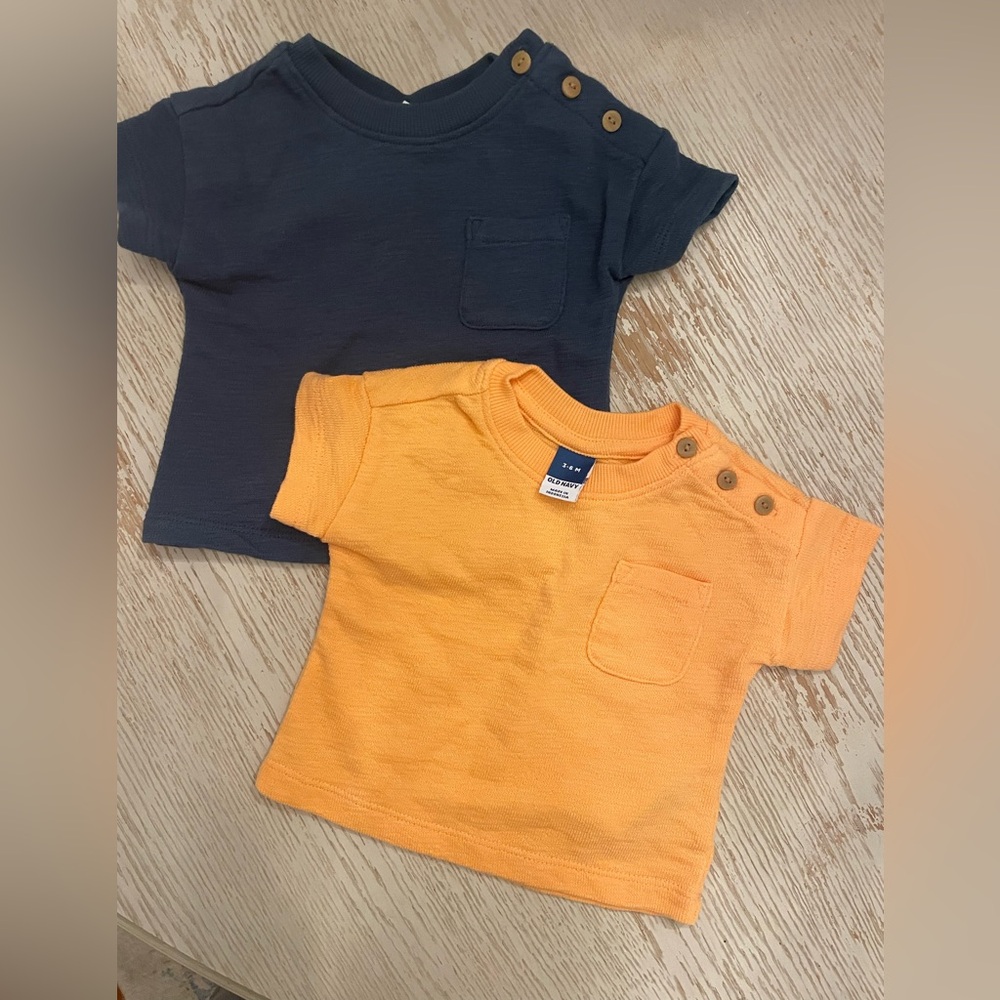 Old Navy tees (2 pack)